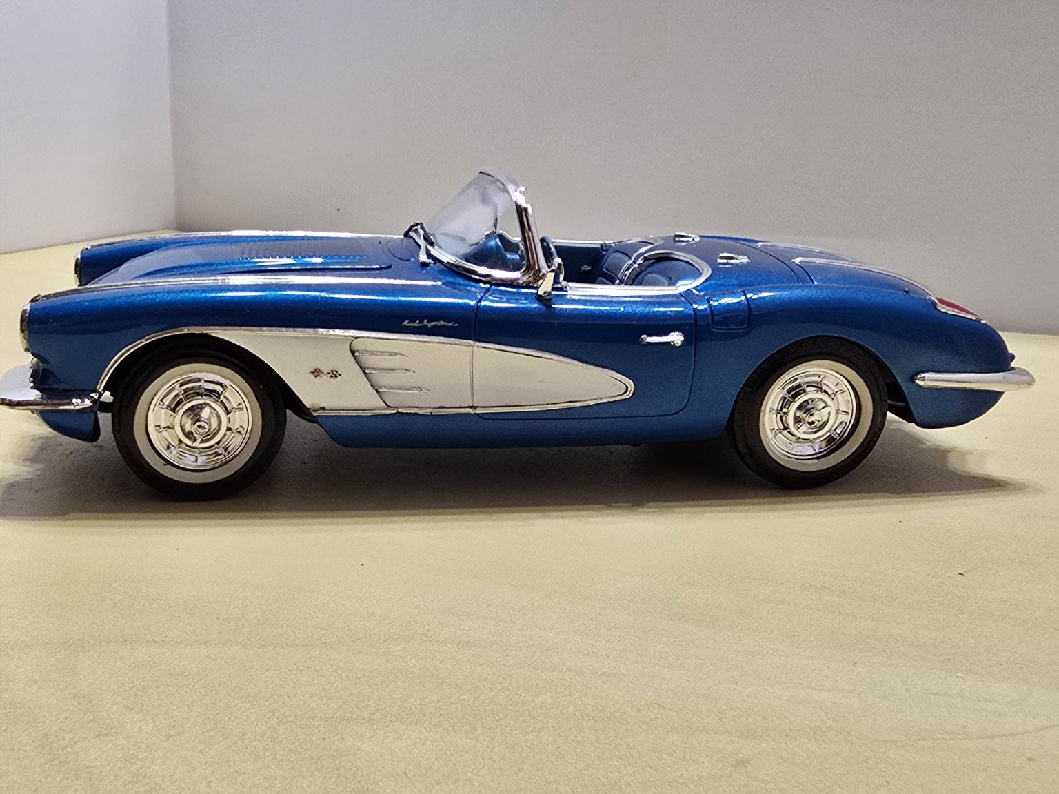 Chevrolet Corvette 1958 Revell v mierke 1:24