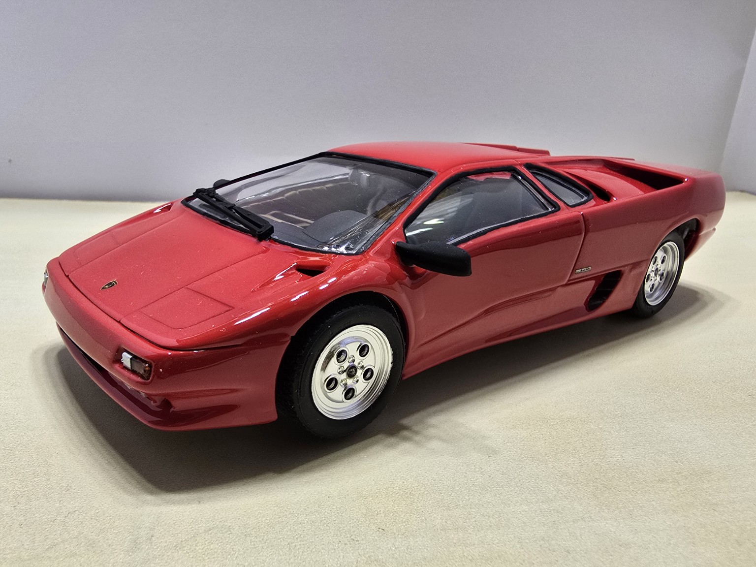 Zberateľský model Lamborghini Diablo Italeri v mierke 1:24