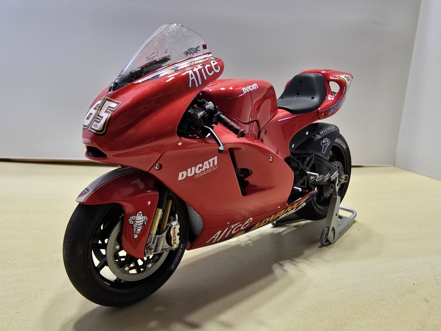 Ducati Desmosedici #65 Tamiya 1:12