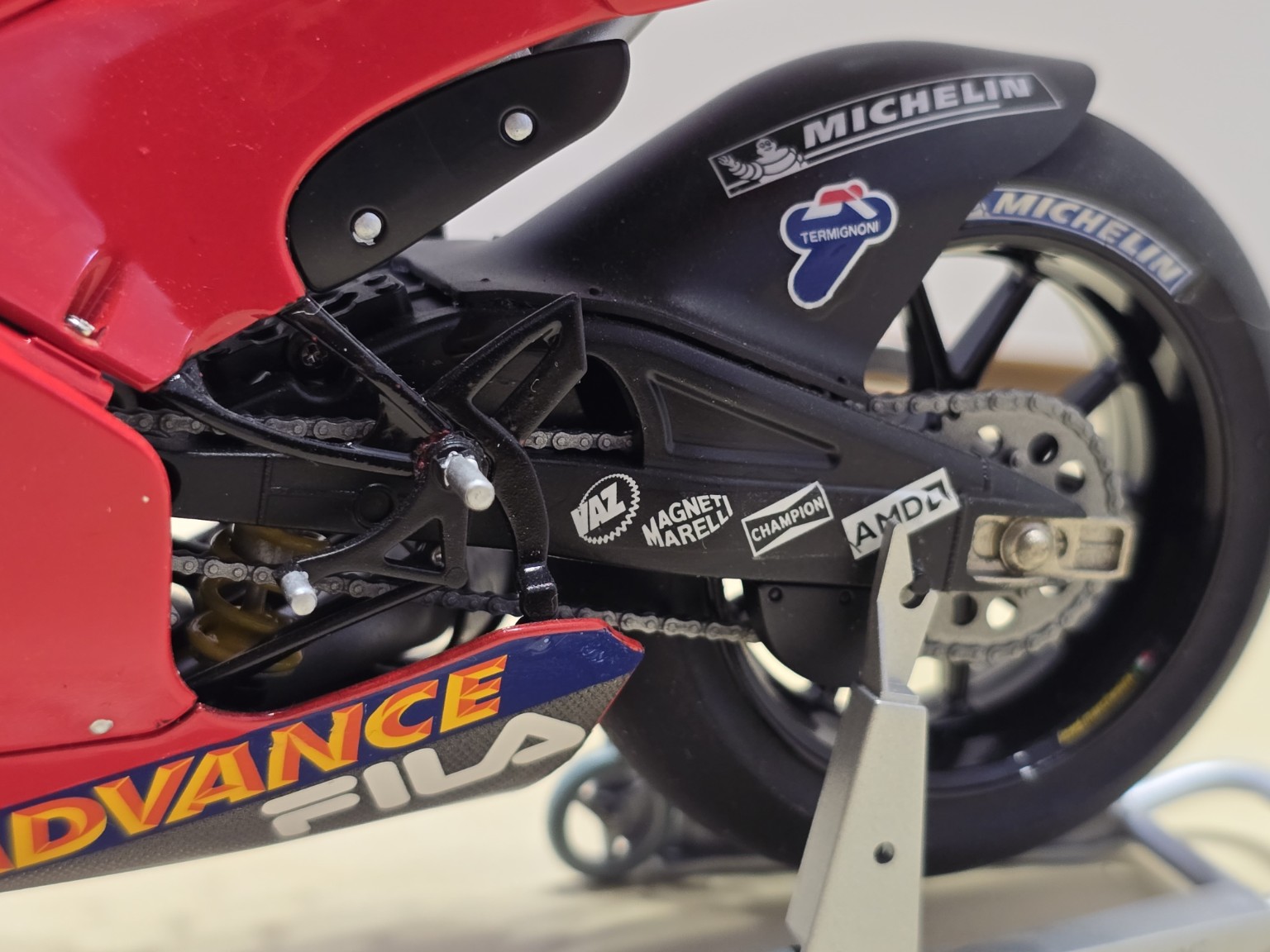 Ducati Desmosedici #65 - detail zadného kolesa