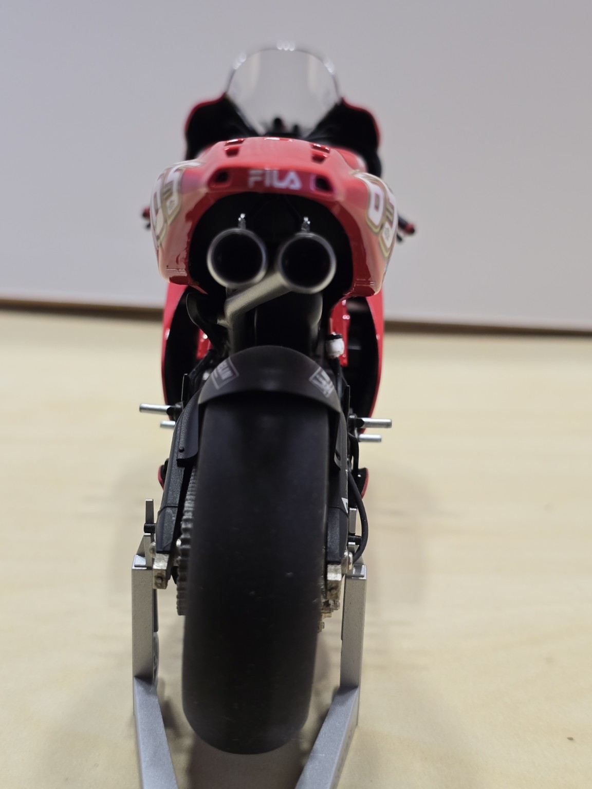 Ducati Desmosedici #65 - pravý bok