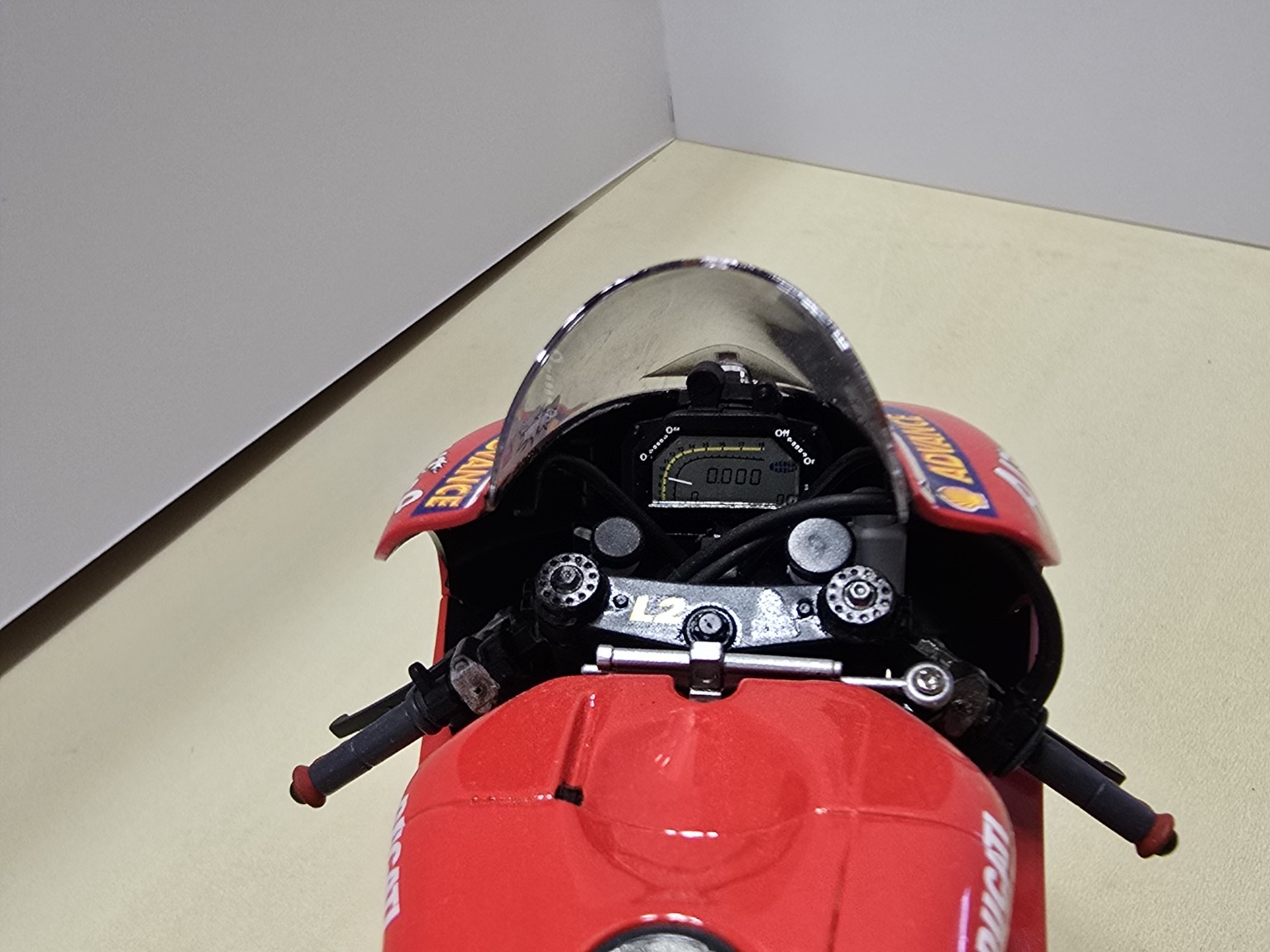 Ducati Desmosedici #65 - detail kokpitu