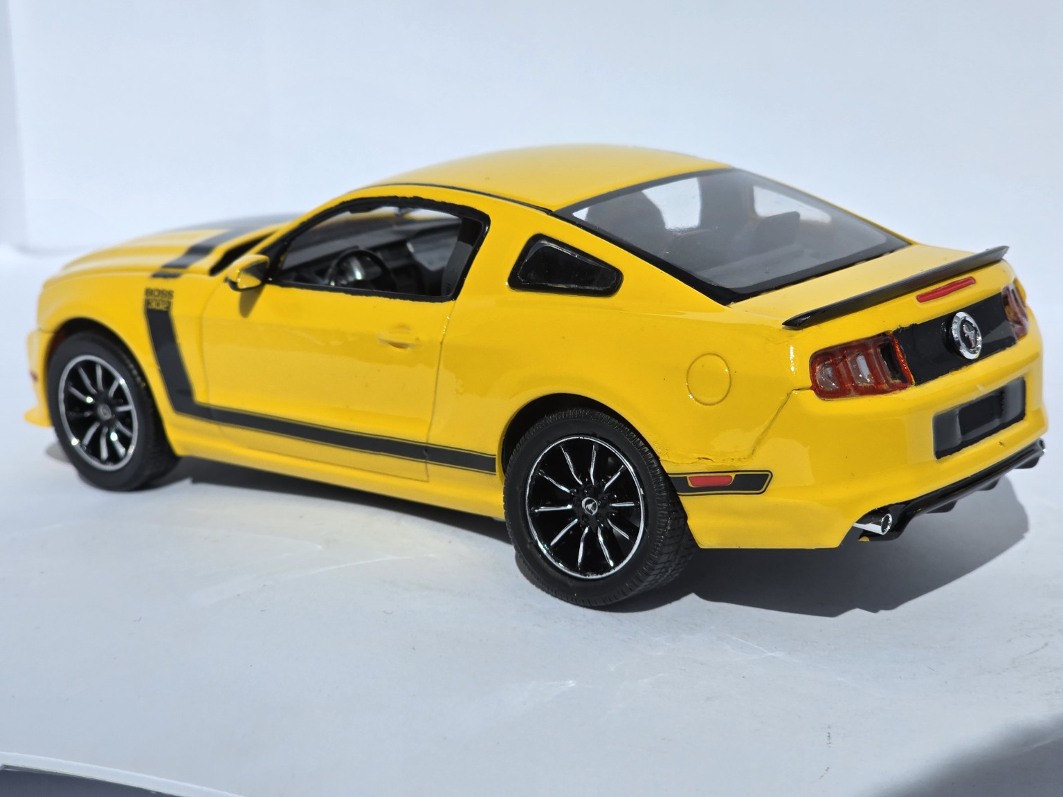 Ford Mustang Boss 302 – pohľad 3