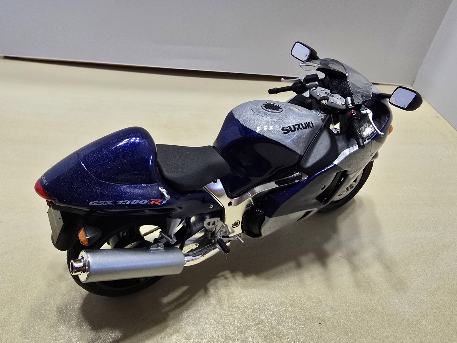 Suzuki GSX1300R Hayabusa - pohľad zhora