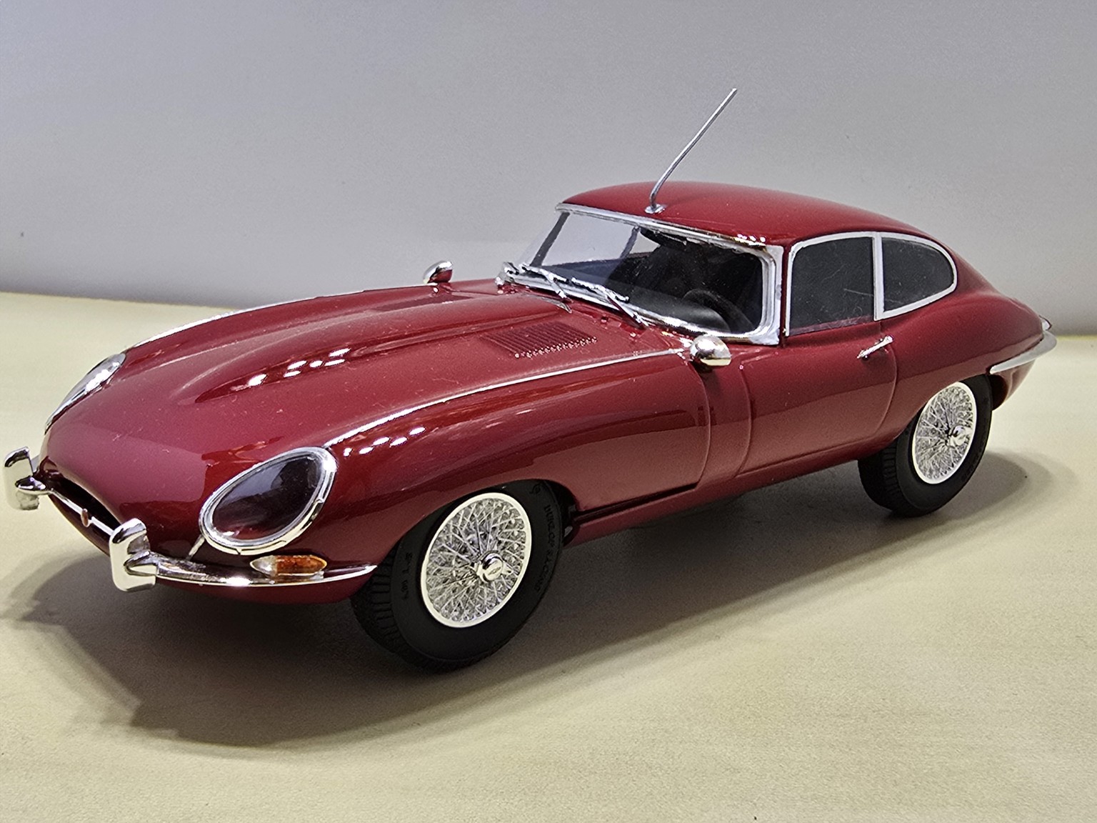 Jaguar E-Type Revell v mierke 1:24