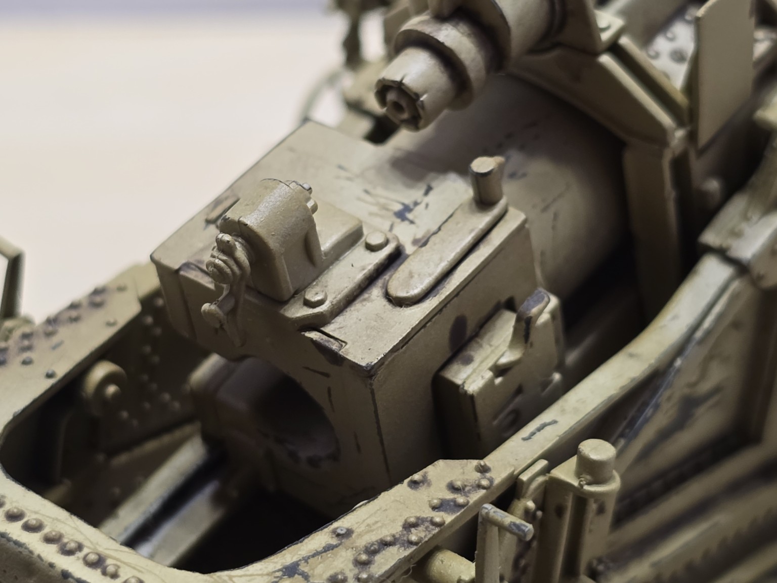 17 cm Kanone 18 – detail hlavne a patiny
