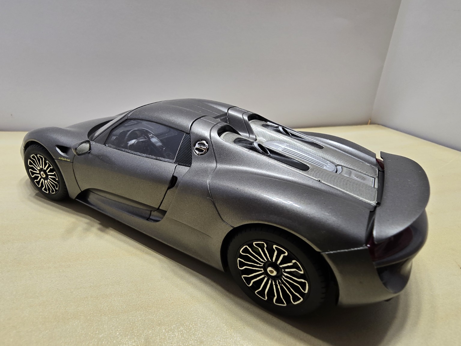 Porsche 918 Spyder – detail zadnej časti