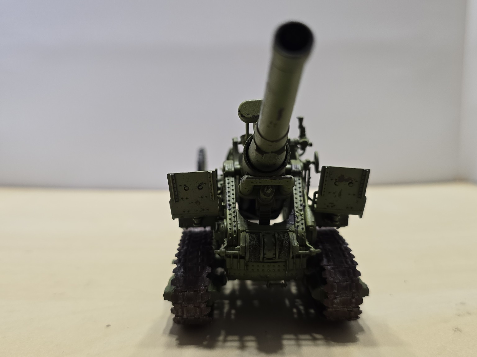 Soviet B-4 M1931 – čelný pohľad
